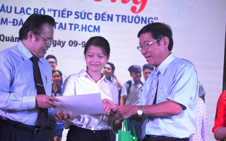 15 năm, hơn 1.700 tân sinh viên Quảng Nam- Đà Nẵng được tiếp sức đến trường