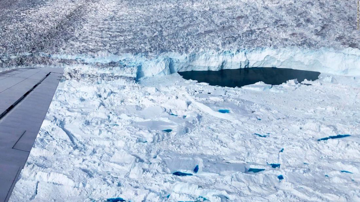 Phát hiện bí mật đáng lo ngại dưới những lớp sông băng ở Greenland - Ảnh 1.