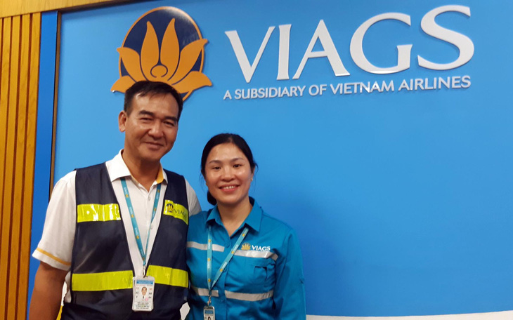 Nhân viên Việt Nam trả lại khách đi máy bay 50.000 đô Singapore - Ảnh 1.