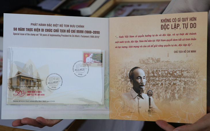 Phát hành bộ tem và bộ lịch đặc biệt về Bác Hồ