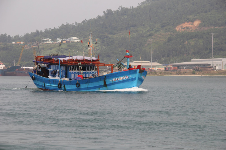 Đà Nẵng còn 6 tàu cá với 49 lao động nằm trong vùng nguy hiểm - Ảnh 1.