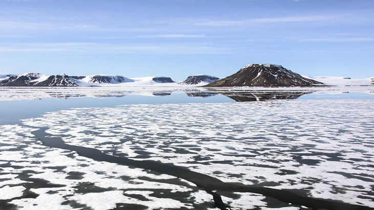 Nga phát hiện 5 hòn đảo mới ở Bắc Cực nhờ băng tan - Ảnh 1.