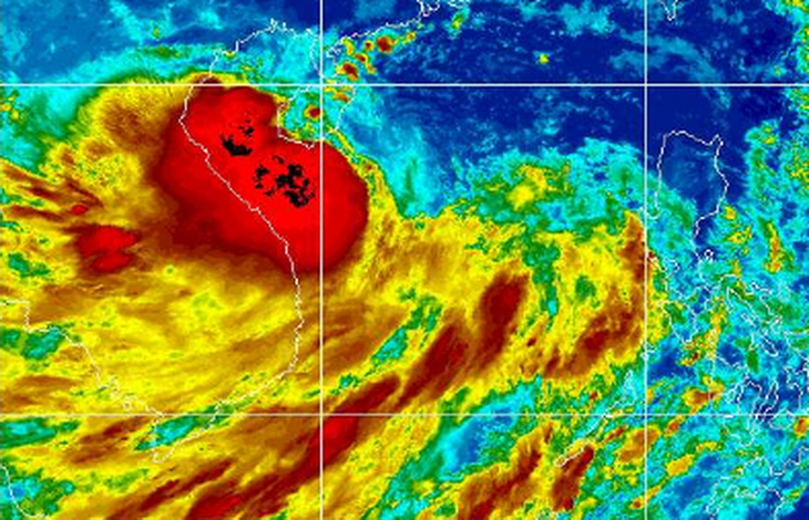 TP.HCM và nhiều tỉnh Nam bộ bắt đầu mưa to, sóng lớn do bão số 4 - Ảnh 2.