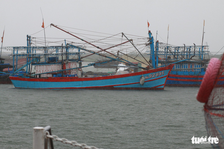 Tàu hàng gồm 10 thuyền viên mất liên lạc tại vùng biển Quảng Trị - Ảnh 1.