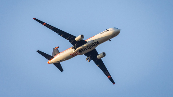 Airbus sắp ra mắt máy bay có sải cánh như chim hải âu - Ảnh 1.