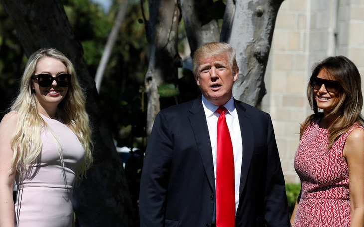 Ông Trump không muốn chụp ảnh chung với gái út vì út 