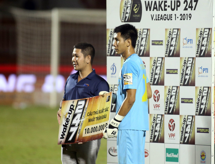 Thua đội chót bảng Sanna Khánh Hòa, TP.HCM mất ngôi đầu bảng V-League 2019 - Ảnh 5.