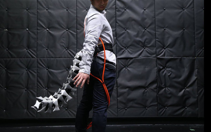 Chế tạo đuôi robot giúp cân bằng cơ thể