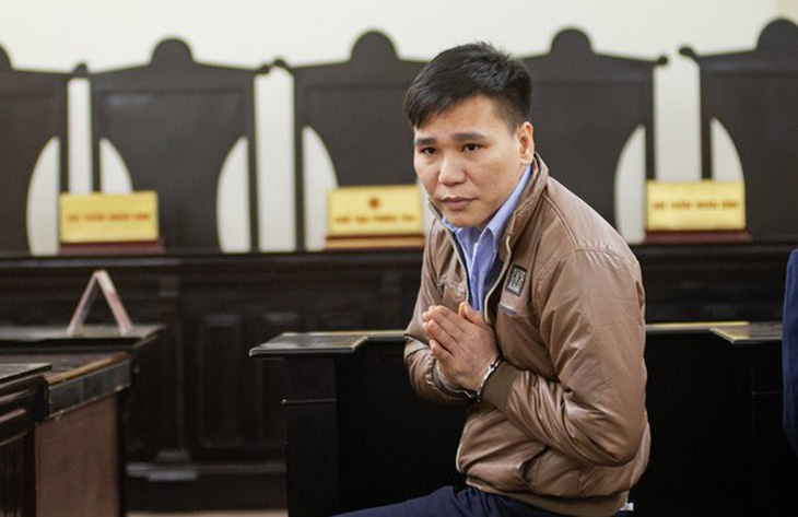 Ca sĩ Châu Việt Cường được giảm 2 năm tù, bật khóc khi nhắc đến mẹ mới mất - Ảnh 1.