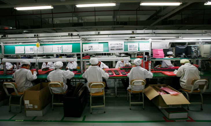 Điều tra Foxconn thuê học sinh Trung Quốc làm đêm sản xuất loa cho Amazon - Ảnh 1.