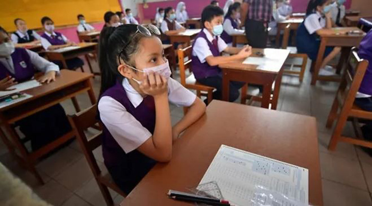 Bị láng giềng lây ô nhiễm, Malaysia đóng cửa hơn 400 trường học - Ảnh 1.