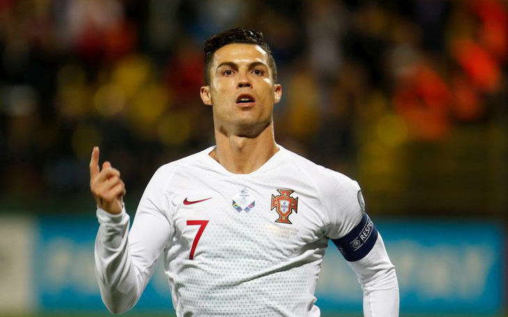 Ronaldo lập hàng loạt kỷ lục sau cú ‘poker’ ở vòng loại Euro 2020