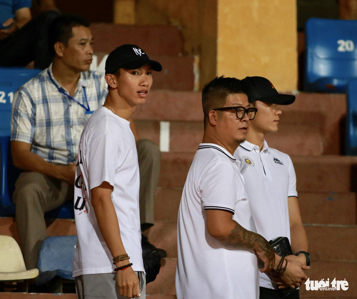 HLV Nam Định phẫn nộ hành vi quá khích của cổ động viên đội nhà - Ảnh 4.