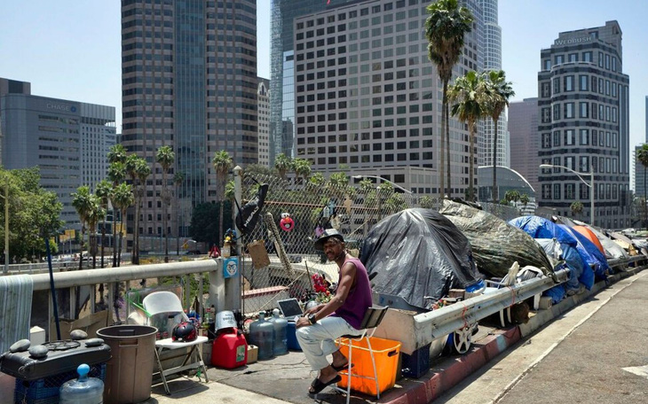 Ông Trump quyết dọn dẹp người vô gia cư ở California