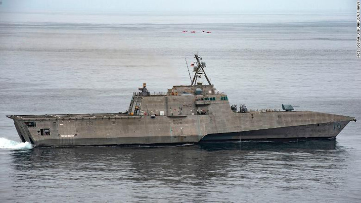 Tàu chiến tàng hình Mỹ mang tên lửa có thể làm nghiêng cán cân sức mạnh trên biển - Ảnh 1.