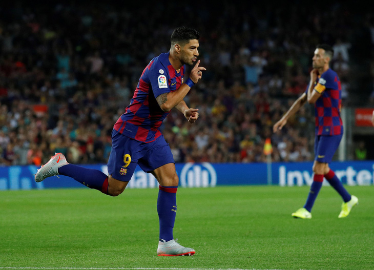 Không có Messi, Suarez tỏa sáng giúp Barca đại thắng trước Valencia - Ảnh 1.
