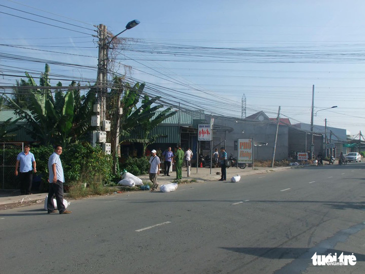 Bắt nhóm thanh niên xông vào quán nhậu chém chết người - Ảnh 1.