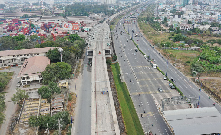 Nguy cơ ra tòa và thiệt hại hàng tỉ USD vì metro chậm tiến độ - Ảnh 1.