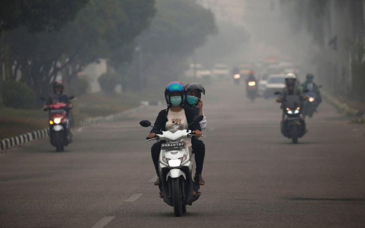 Khói bụi cháy rừng, Indonesia đóng cửa hàng loạt trường, mở thêm trạm y tế