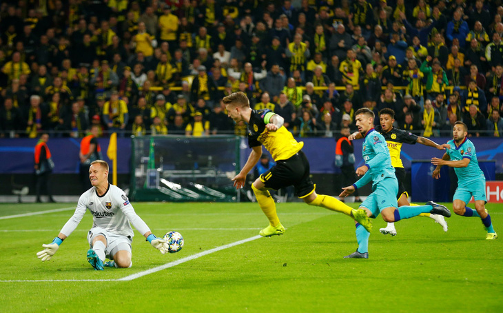 Thủ thành Stegen tỏa sáng, Barca ‘thoát chết’ trước Dortmund - Ảnh 1.