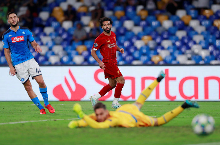 Siêu hậu vệ Van Dijk mắc sai lầm, Liverpool phơi áo trước Napoli - Ảnh 3.