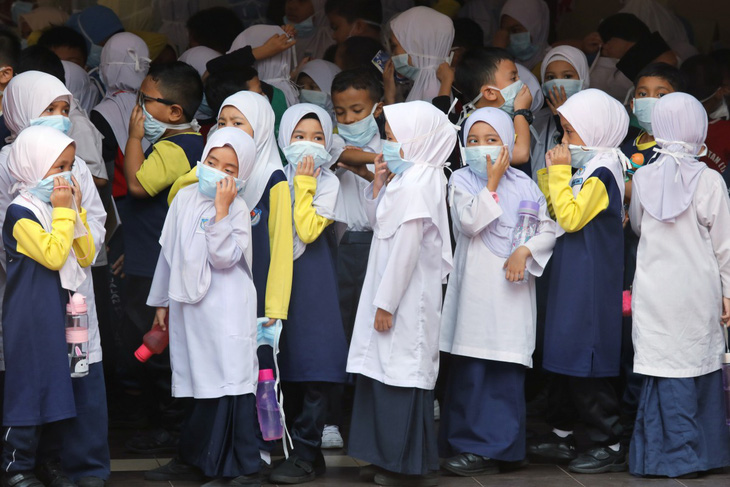 Bó tay vì khói từ Indonesia, Malaysia cầu cứu cả thần linh lẫn ASEAN - Ảnh 2.