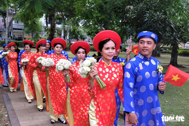 Lễ cưới tập thể của 100 cặp đôi công nhân đúng ngày Quốc khánh - Ảnh 13.