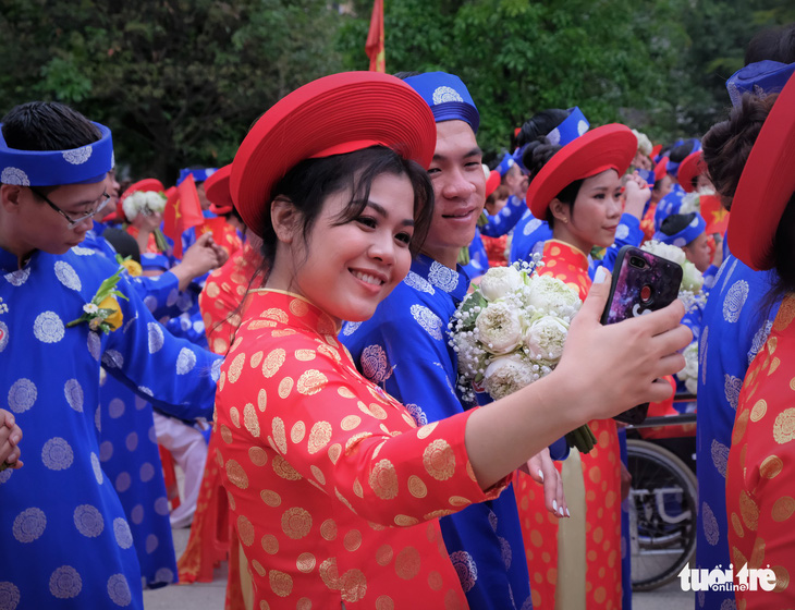 Lễ cưới tập thể của 100 cặp đôi công nhân đúng ngày Quốc khánh - Ảnh 12.