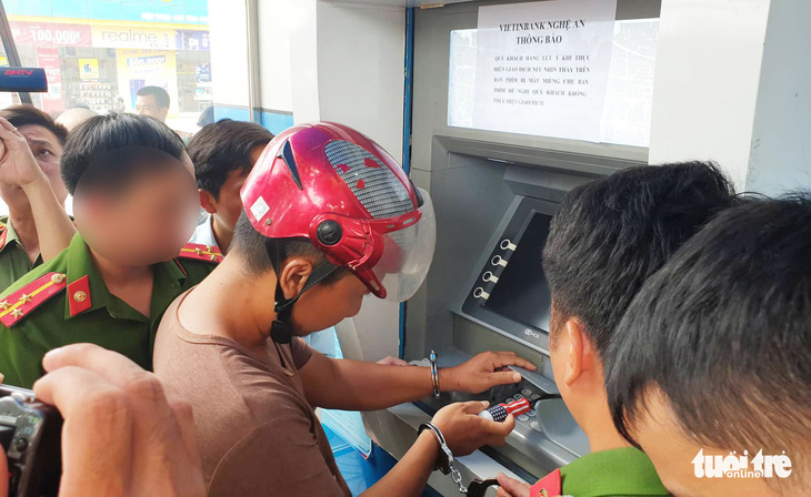 Khởi tố 3 người Trung Quốc sang Việt Nam đánh cắp dữ liệu thẻ ATM - Ảnh 1.