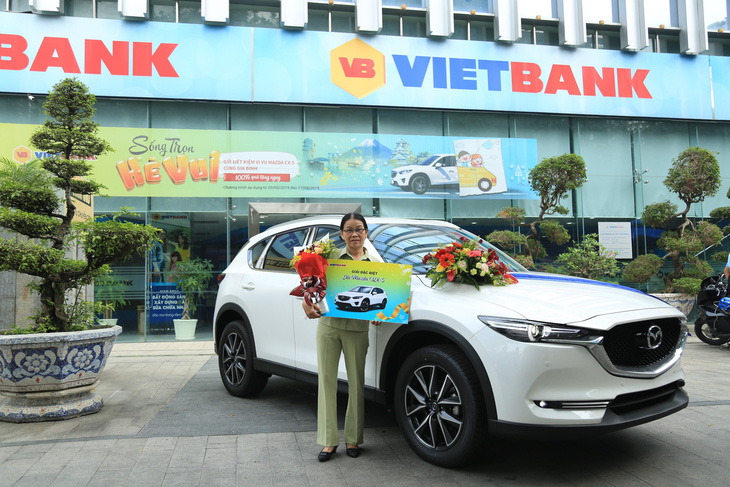 Vietbank trao thưởng xe Mazda CX-5 cho khách hàng gửi tiết kiệm - Ảnh 2.