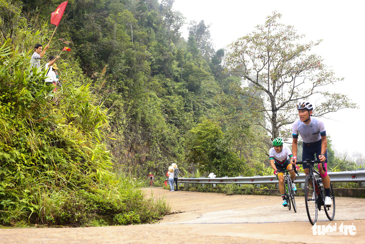 Gần 200 tay đua tham gia thử thách đạp xe leo núi Bạch Mã - Ảnh 6.
