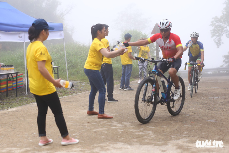 Gần 200 tay đua tham gia thử thách đạp xe leo núi Bạch Mã - Ảnh 7.