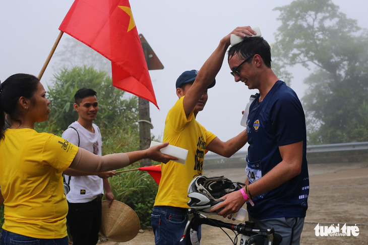 Gần 200 tay đua tham gia thử thách đạp xe leo núi Bạch Mã - Ảnh 8.