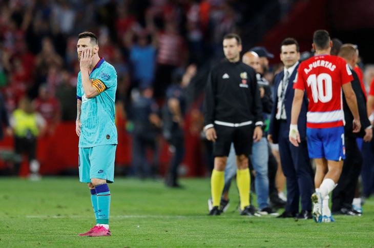 Barcelona thua bạc nhược trong ngày trở lại của Lionel Messi - Ảnh 1.