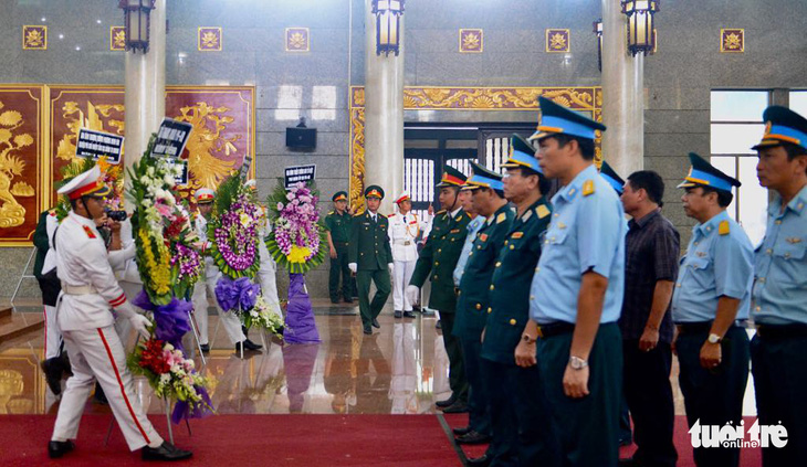 Đồng đội đến viếng phi công khác thường Nguyễn Văn Bảy - Ảnh 6.