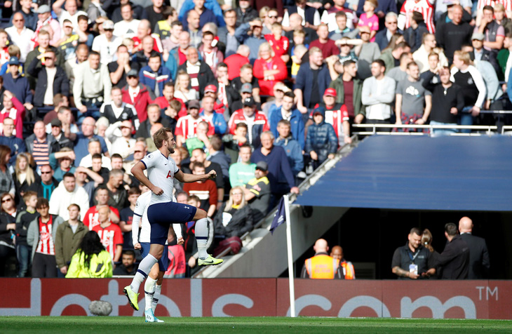 Thủ môn Lloris để thua bàn ngớ ngẩn, Tottenham suýt phải trả giá - Ảnh 3.