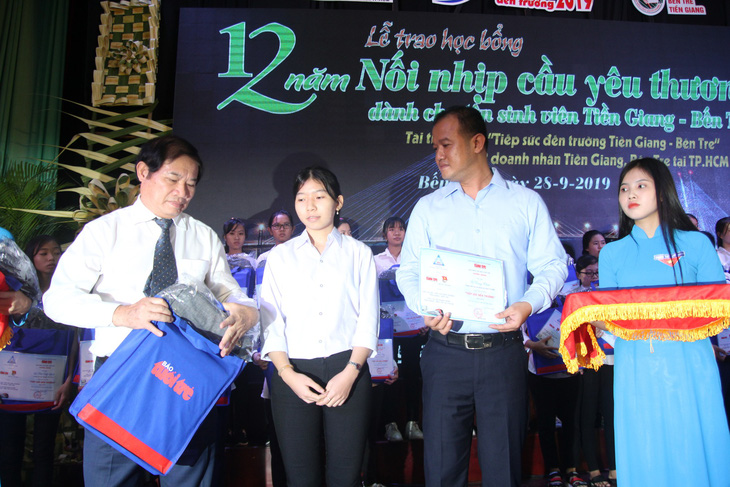 86 suất học bổng đến với tân sinh viên khó khăn Bến Tre, Tiền Giang - Ảnh 8.