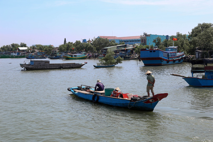 Điện về, xã đảo Thạnh An như khoác áo mới - Ảnh 1.