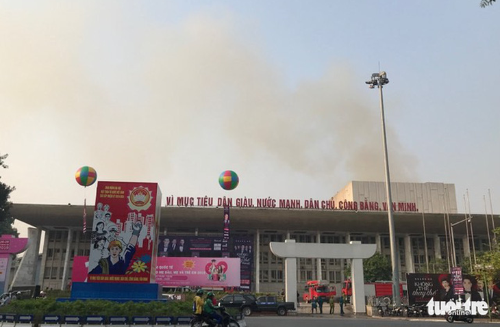 Cháy hội trường Cung văn hóa Việt Xô, sân khấu tan hoang trước show lớn - Ảnh 1.