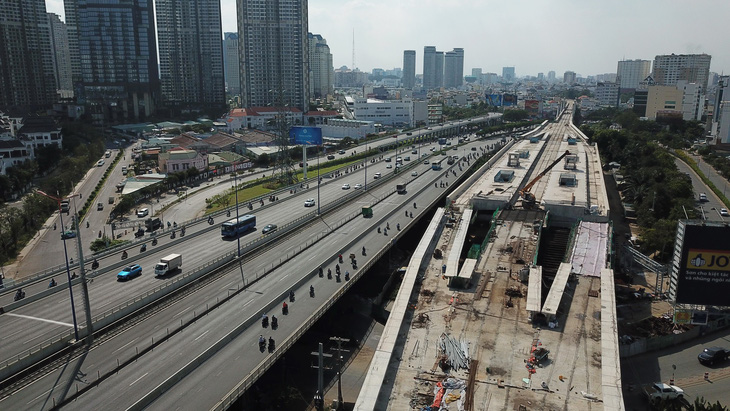 Hai tuyến metro ở TP.HCM có nguy cơ lùi tiến độ do thủ tục - Ảnh 2.