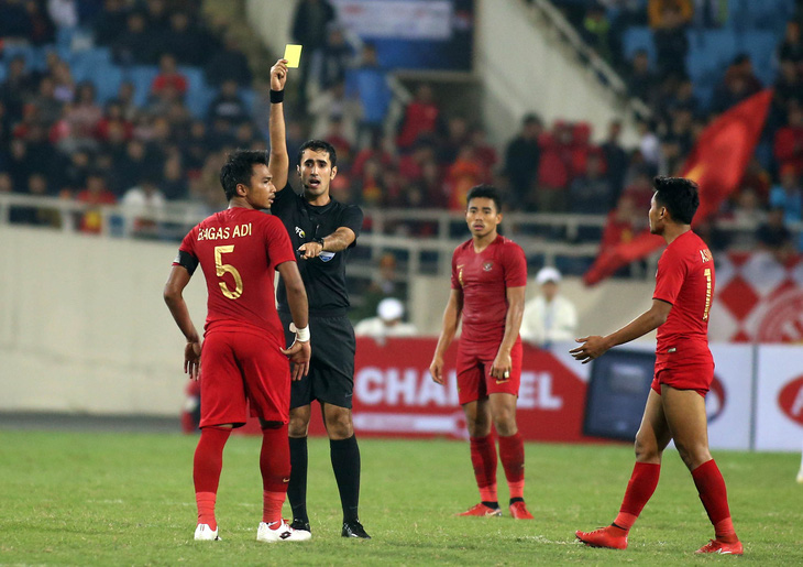 Tuyển Việt Nam gặp lại vị trọng tài quen thuộc ở trận đấu với Thái Lan - Ảnh 2.