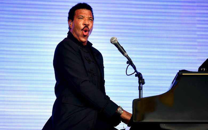 Lionel Richie dẫn đầu danh sách Billboard Artist 100 - Ảnh 1.