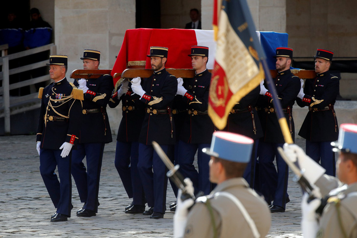 Vì sao Mỹ để 3 ngày mới chia buồn lễ tang Chirac? - Ảnh 1.