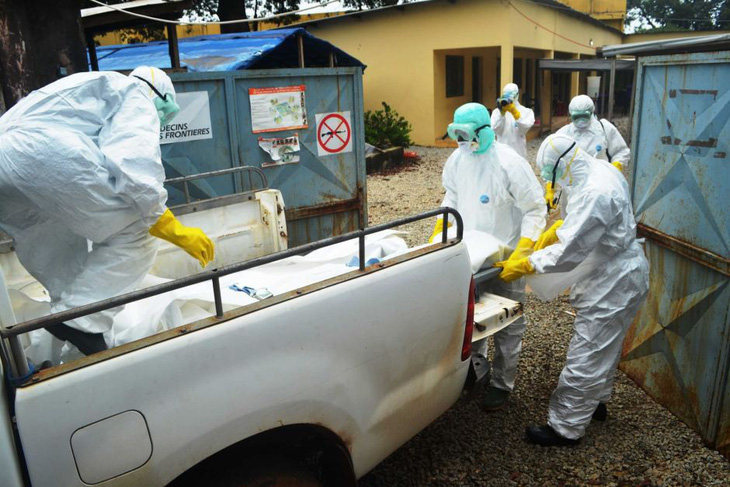 Người sống sót sau khi nhiễm Ebola có thể chết trong vòng 1 năm - Ảnh 1.