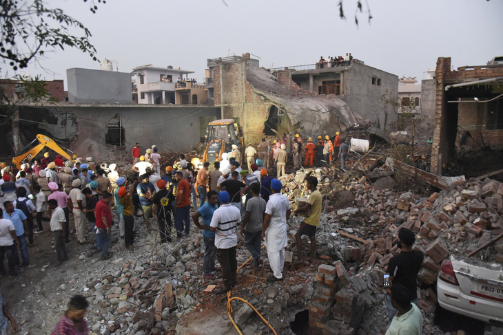 Nổ nhà máy pháo hoa ở Ấn Độ, 22 người thiệt mạng - Ảnh 1.