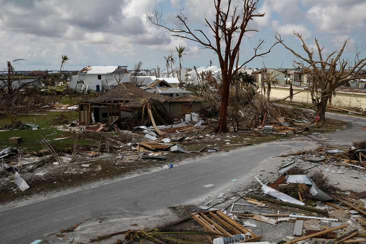 Bahamas tính sổ sau bão Dorian: Lo thiệt hại nhân mạng cả ngàn - Ảnh 2.