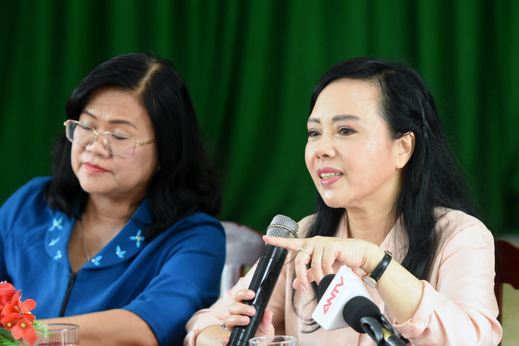 Bộ trưởng Nguyễn Thị Kim Tiến: Người dân còn coi thường sốt xuất huyết - Ảnh 1.