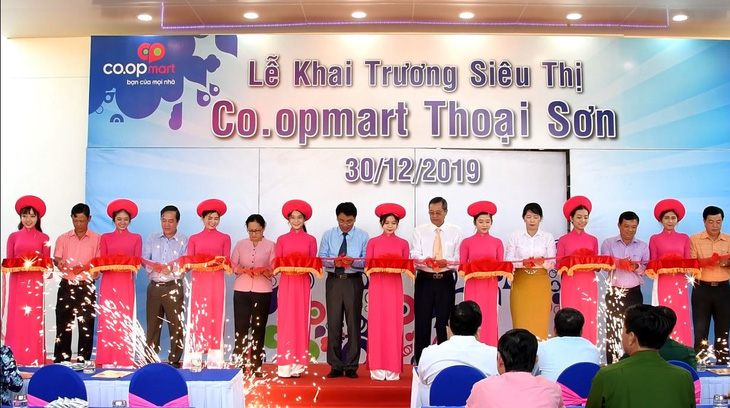 Saigon Co.op khai trương thêm 3 siêu thị phục vụ Tết Canh Tý - Ảnh 1.