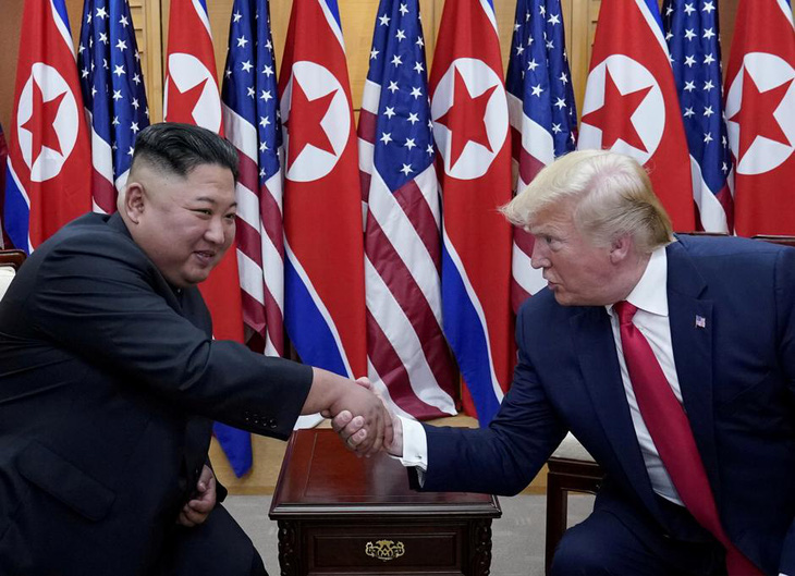 Triều Tiên phản ứng vụ ông Trump gửi thiệp sinh nhật cho ông Kim Jong Un - Ảnh 1.