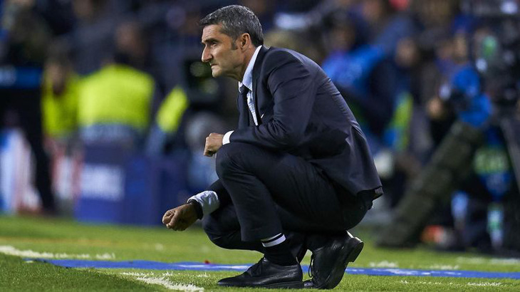 Barca sa thải HLV Valverde, bổ nhiệm Quique Setien thay thế - Ảnh 2.